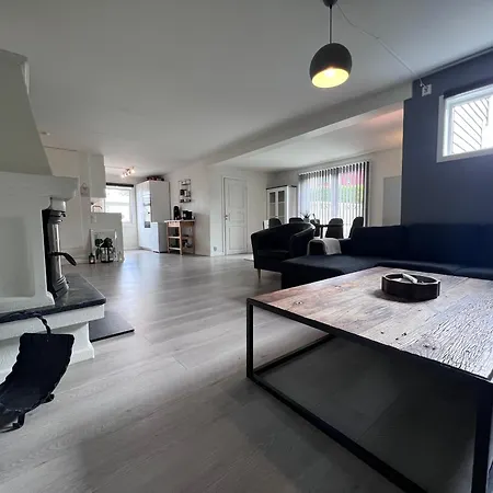 Bolig Med 3 Soverom Og Hage *
