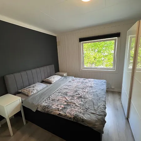 Bolig Med 3 Soverom Og Hage *